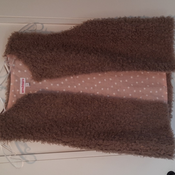 Girls Fuax Curly lamb vest, size Large - Picture 4 of 5